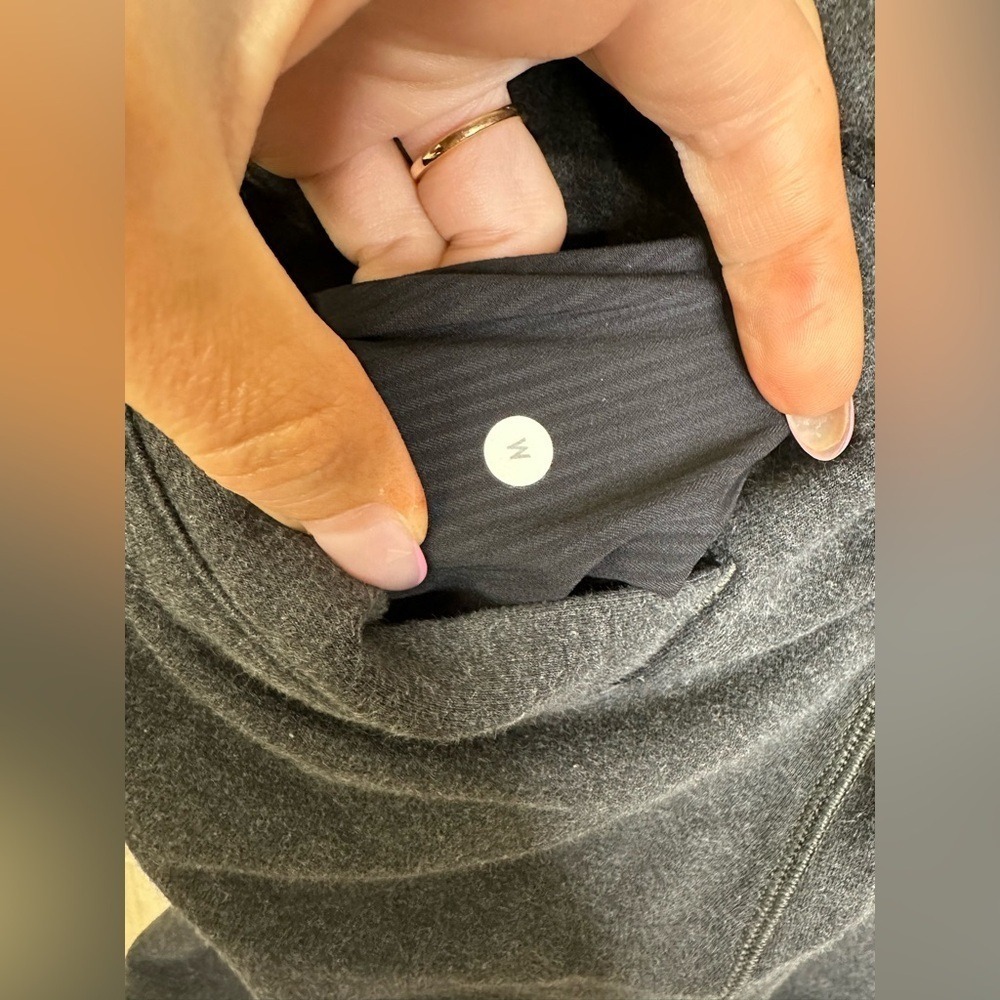 Lululemon Mens medium Shorts Heather‎ gray - Picture 7 of 8